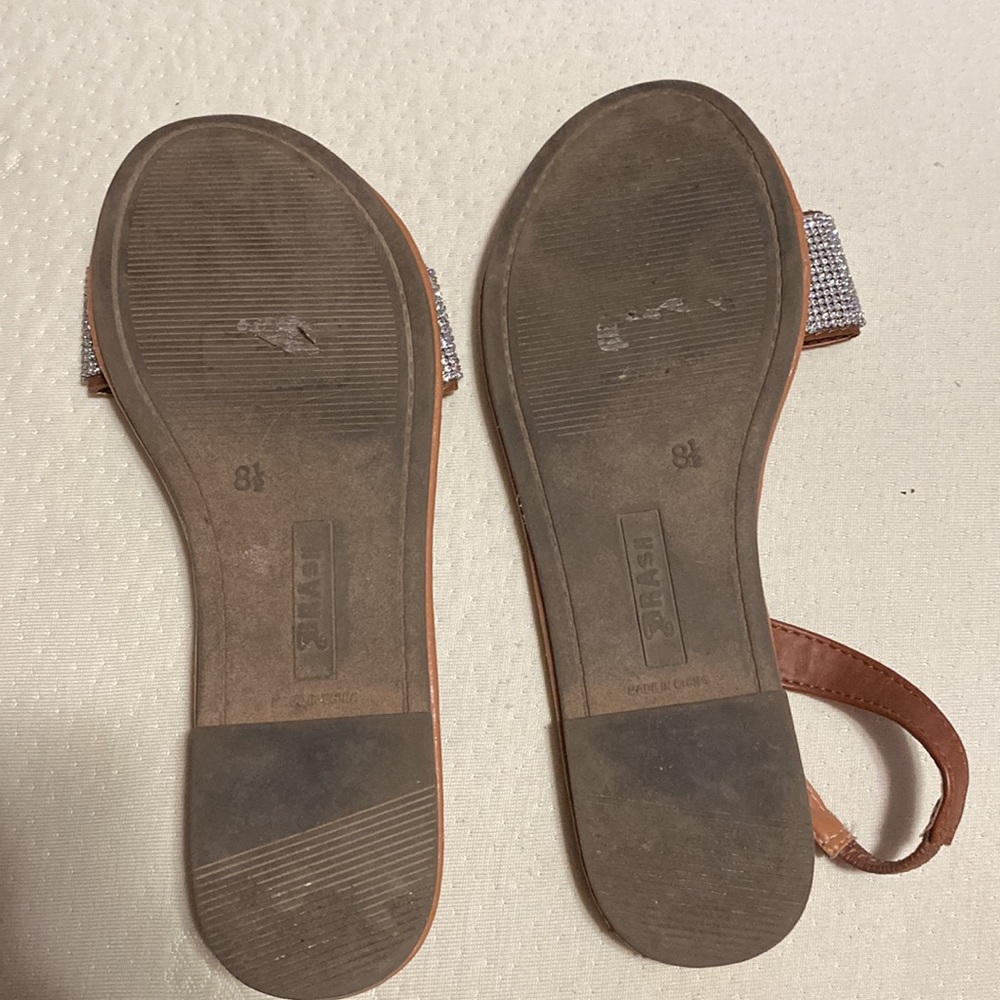 Sandles - Picture 2 of 2